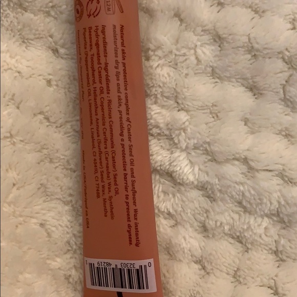 New. FEEL. Vitamin E Lip Balm. - Picture 3 of 4